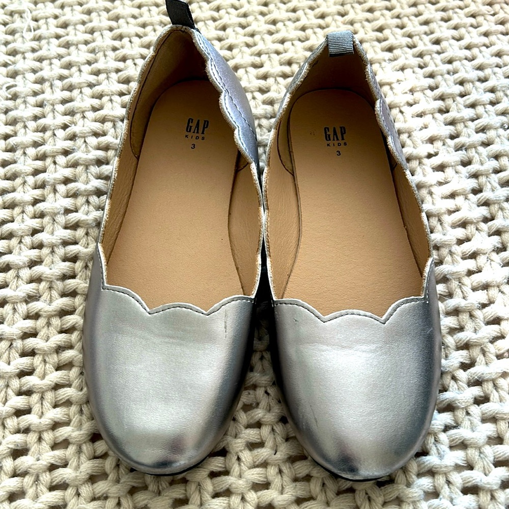 Gap kids flats